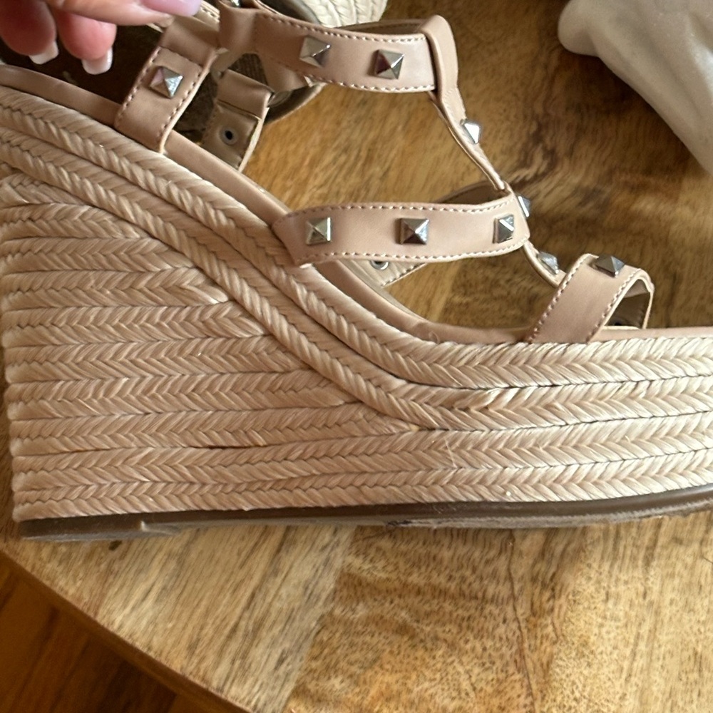 New. Never worn - Picture 3 of 3